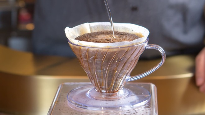 焙煎した珈琲豆で一杯ずつ淹れるコーヒー