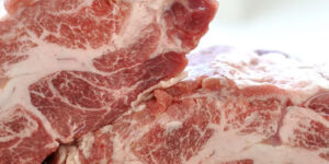 豚肉　スペイン産 イベリコ豚 肩ロース 約１キロ